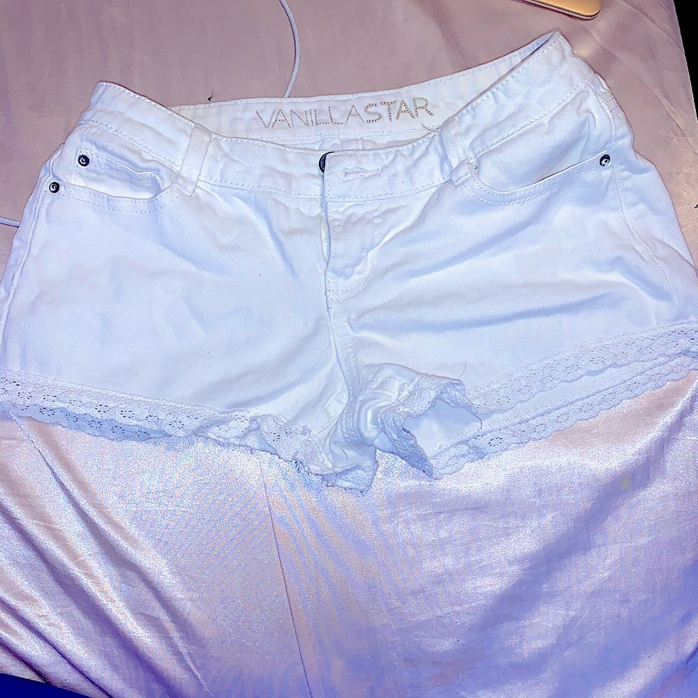Vanilla Star white shorts